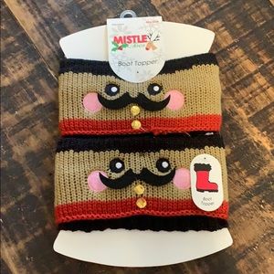 NWT. BOOT TOPPERS
